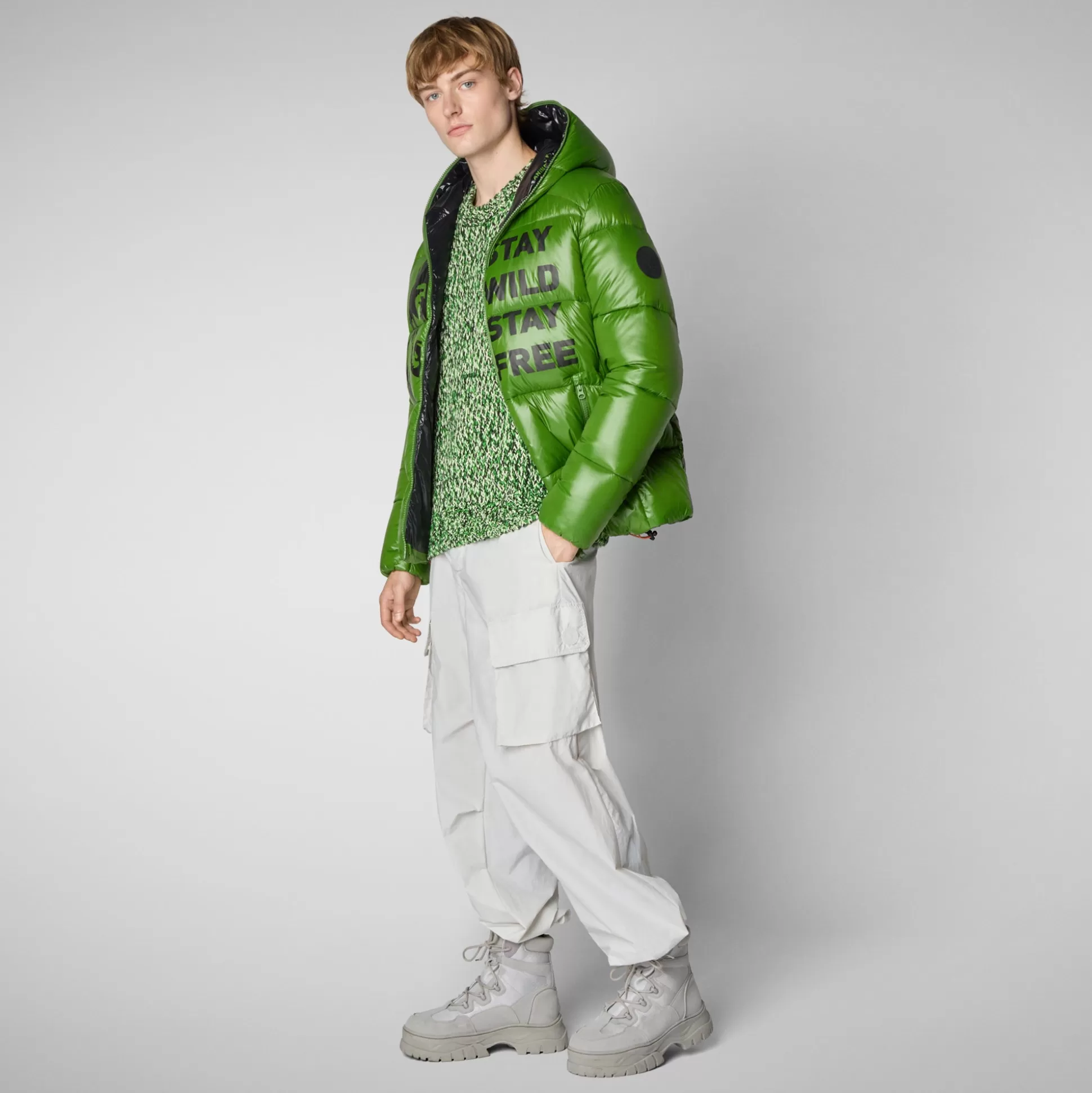 Store Animal-free Herren-steppjacke Evander Mit Kapuze In Grass Green Wolf Print Herren Animal-Free Steppjacken