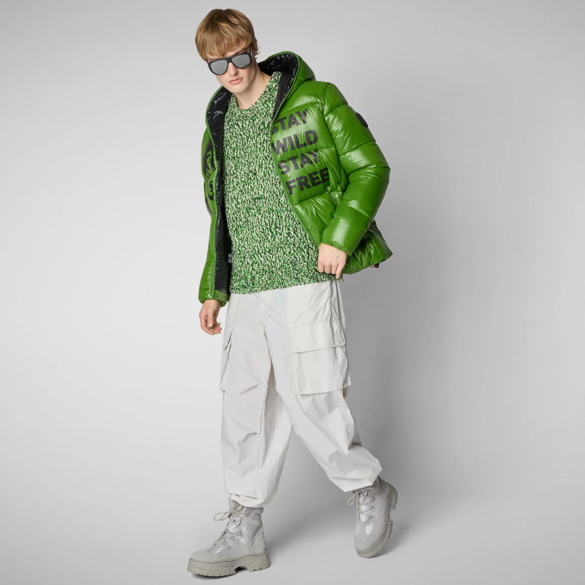 Store Animal-free Herren-steppjacke Evander Mit Kapuze In Grass Green Wolf Print Herren Animal-Free Steppjacken